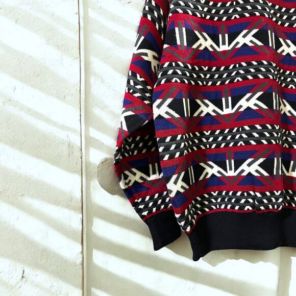 Vintage OSSI Skiwear Oversized Aztec Print Wool Pullover Sweater - Size: L/XL - Picture 3 of 4